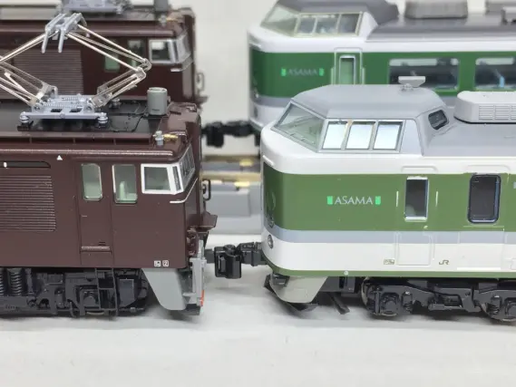 EF63が入線しました。 KATO 10-1430 EF63 2次形・3次形JR仕様（茶