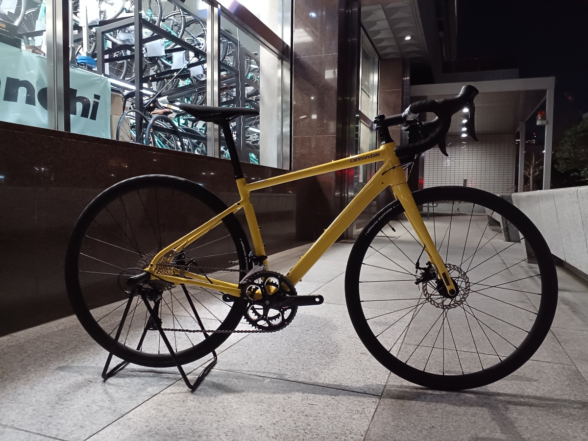 新入荷】ラグーナイエローというカラー名のバイクが入荷しました