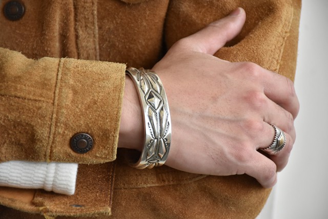 Indian Jewelry（インディアンジュエリー） ナバホ レイアダカイ Ray