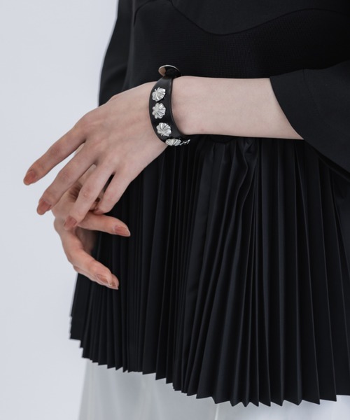 TOGA（トーガ） バングル 「TOGA TOO/トーガトゥ」Concho leather