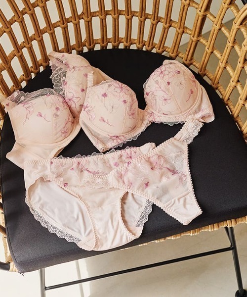AMOSTYLE（アモスタイル） ブラジャー ショーツセット チャーミング