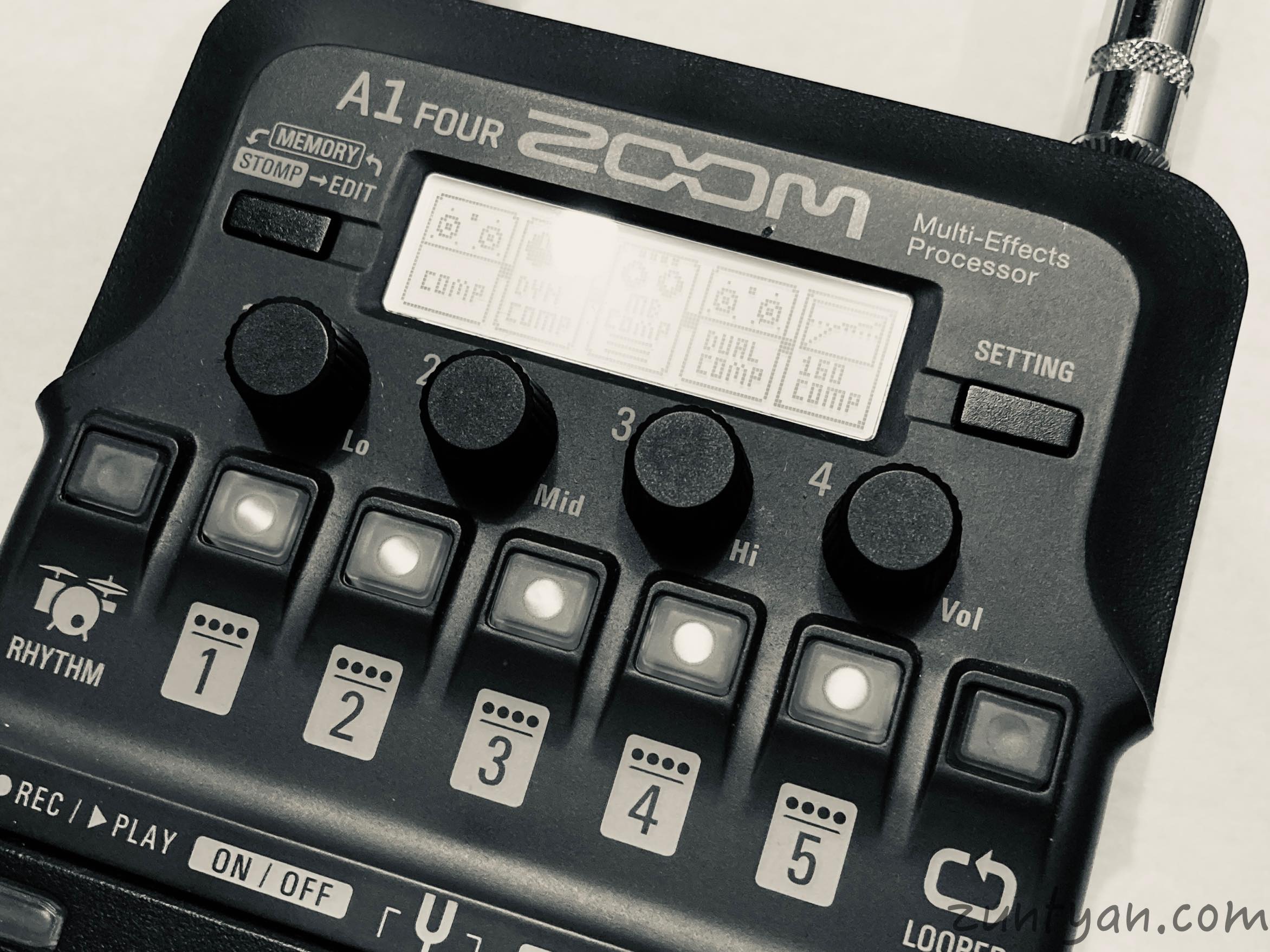 ウッドベース・コントラバスで使えるマルチエフェクター ZOOM A1 FOUR