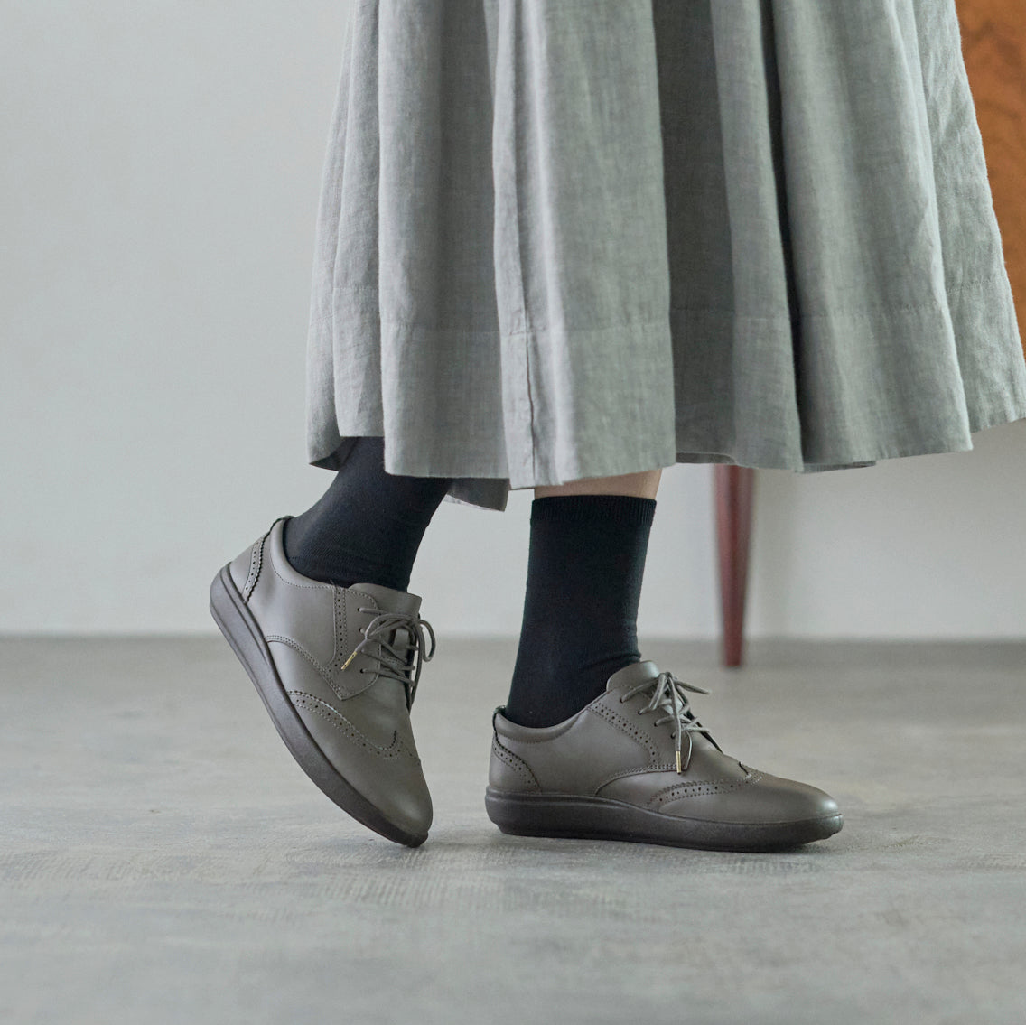 アキレス・ソルボ C 416 チャコール｜牛革2Eウィングチップシューズ