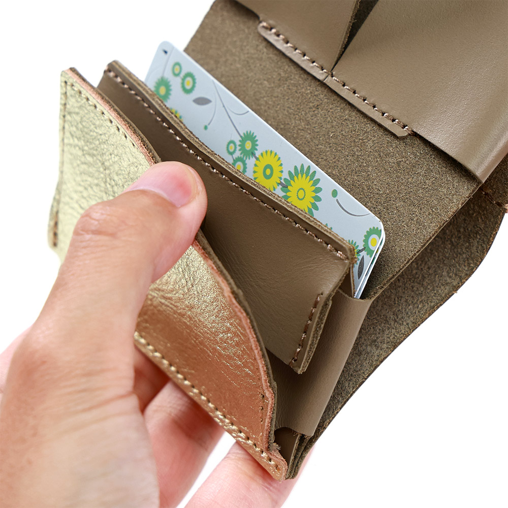 セルン』(全2色)ルーチェ/現代らしく小さくリニューアルしたコンパクト