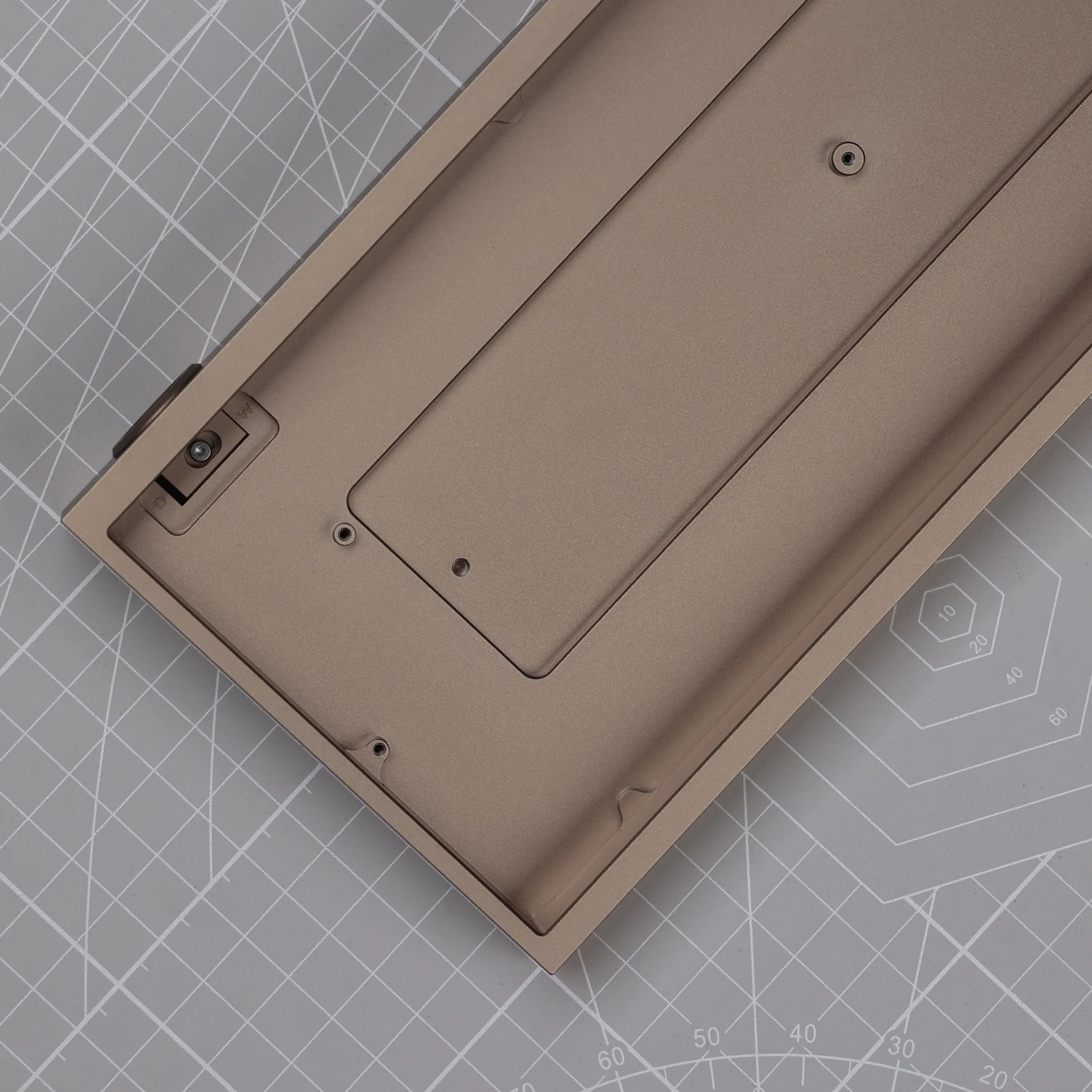 Tofu60 Redux ケースは Wooting 60 HE に適合 (真鍮ウェイトバーなし