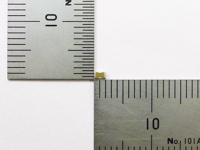 EMIフィルター(ムラタエミフィル・フィールドスルーコンデンサー) 1μF