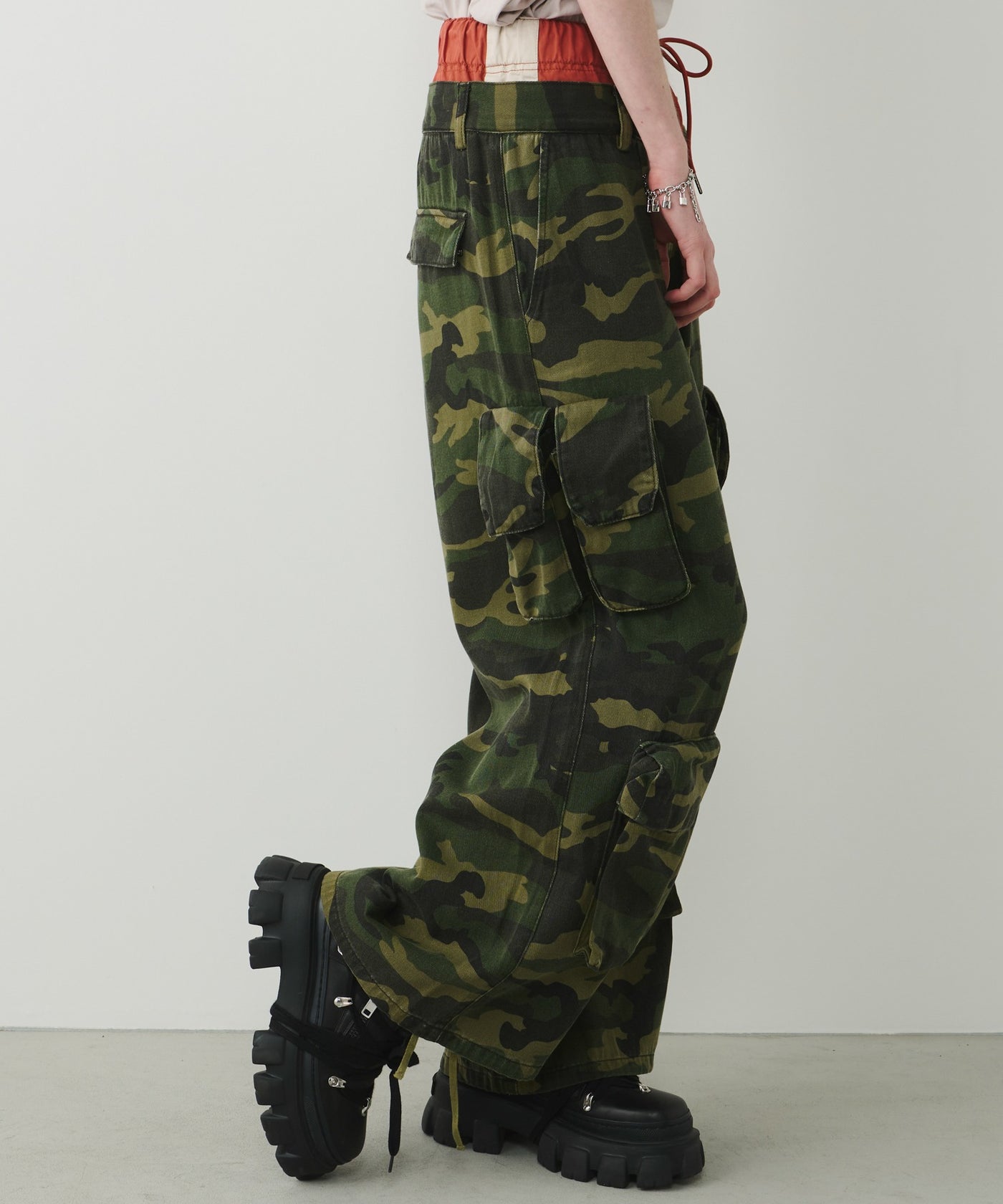 AIVER カモレイヤードカーゴパンツ