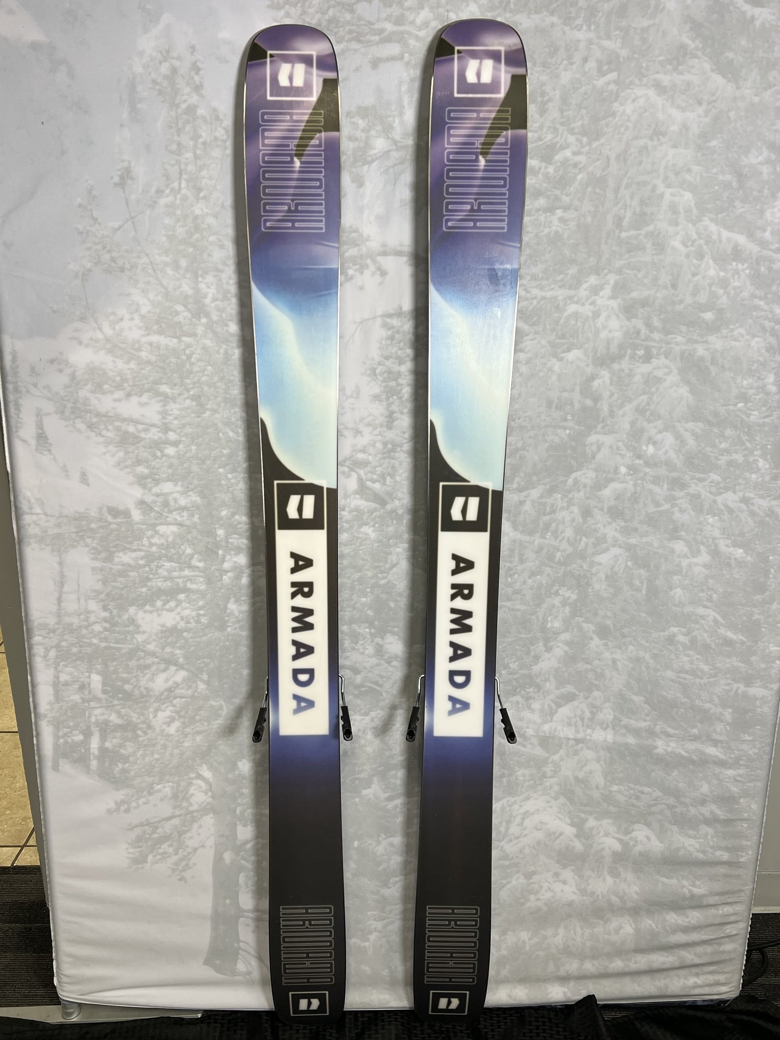 Lightly Used Armada ARV 112 165 cm Skis 2025 w/Armada Strive 11 GW