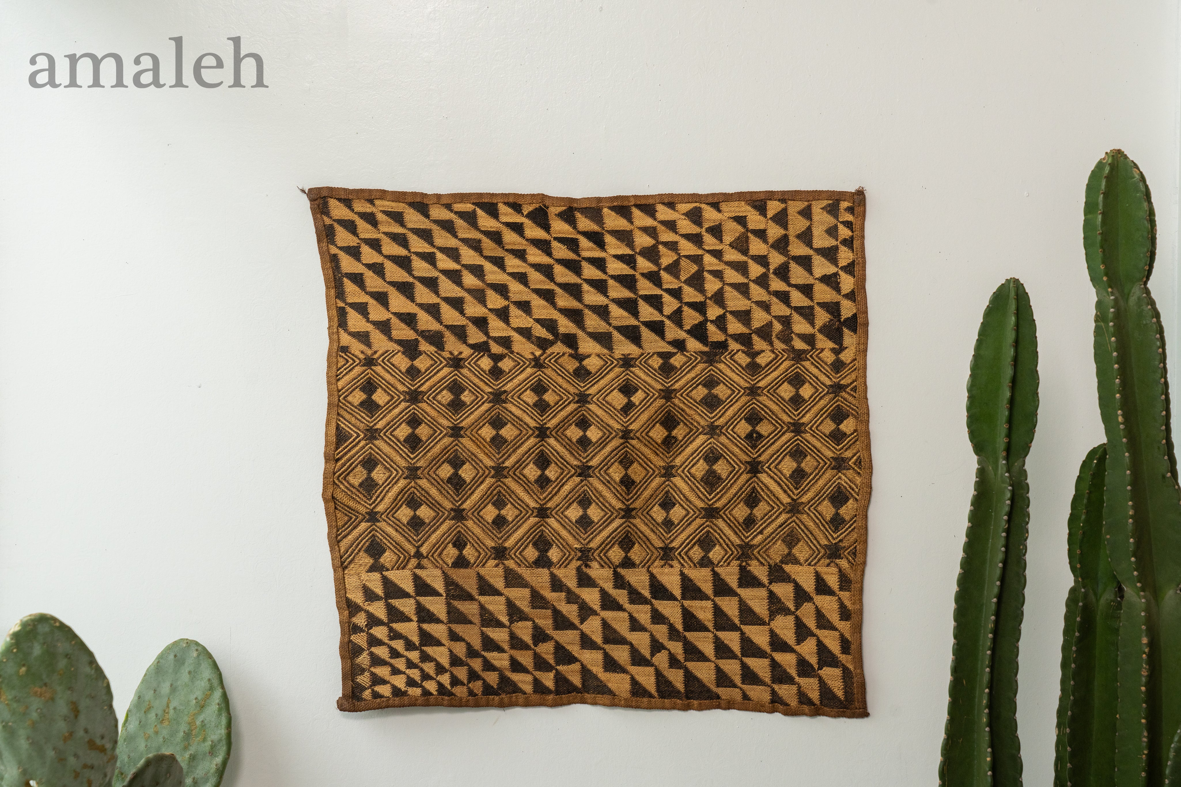 クバ王国伝統のクバクロス-KUBA TEXTILES】クバ布-草ビロード