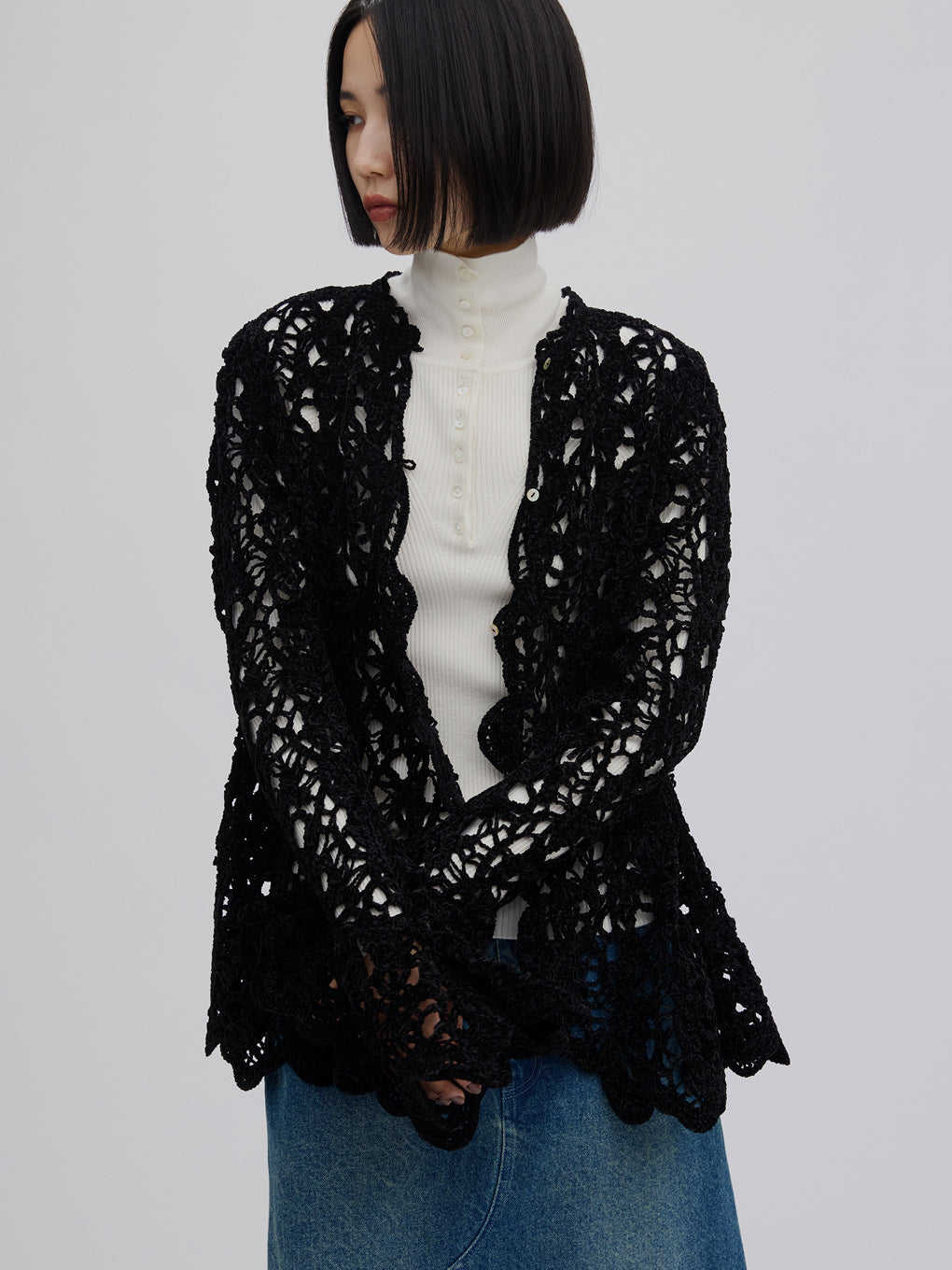 UND VELOUR LACE PEPLUM KNIT TOP