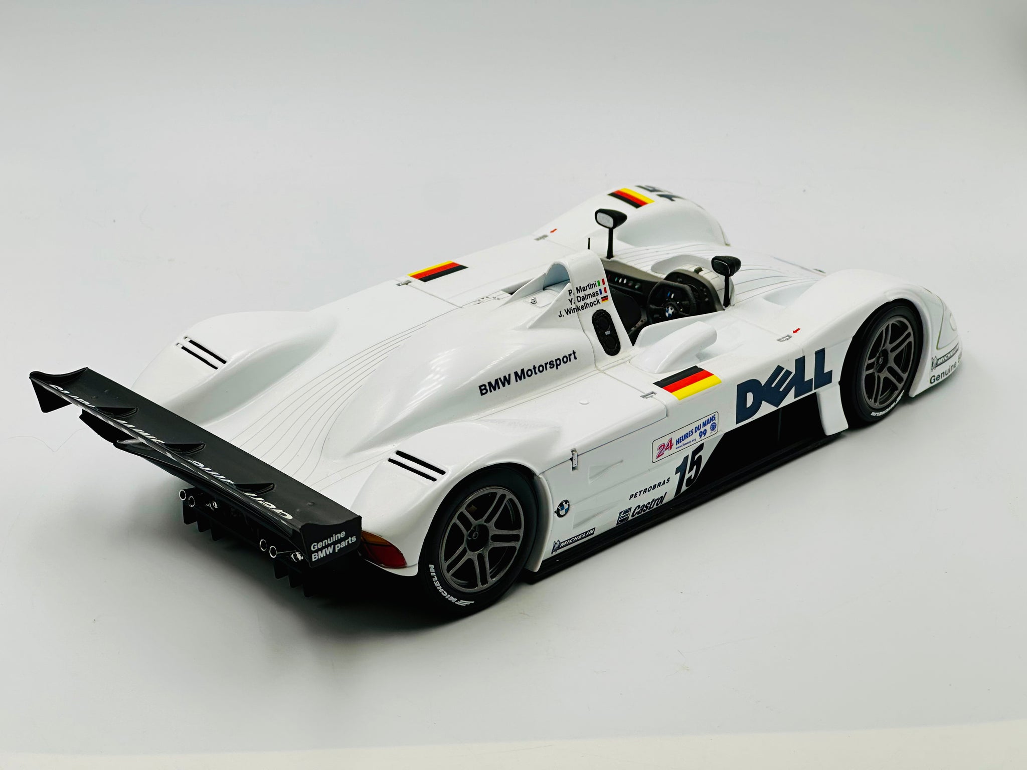 1:18 1999 LeMans 24h Winner -- #15 BMW V12 LMR -- Kyosho 08532A