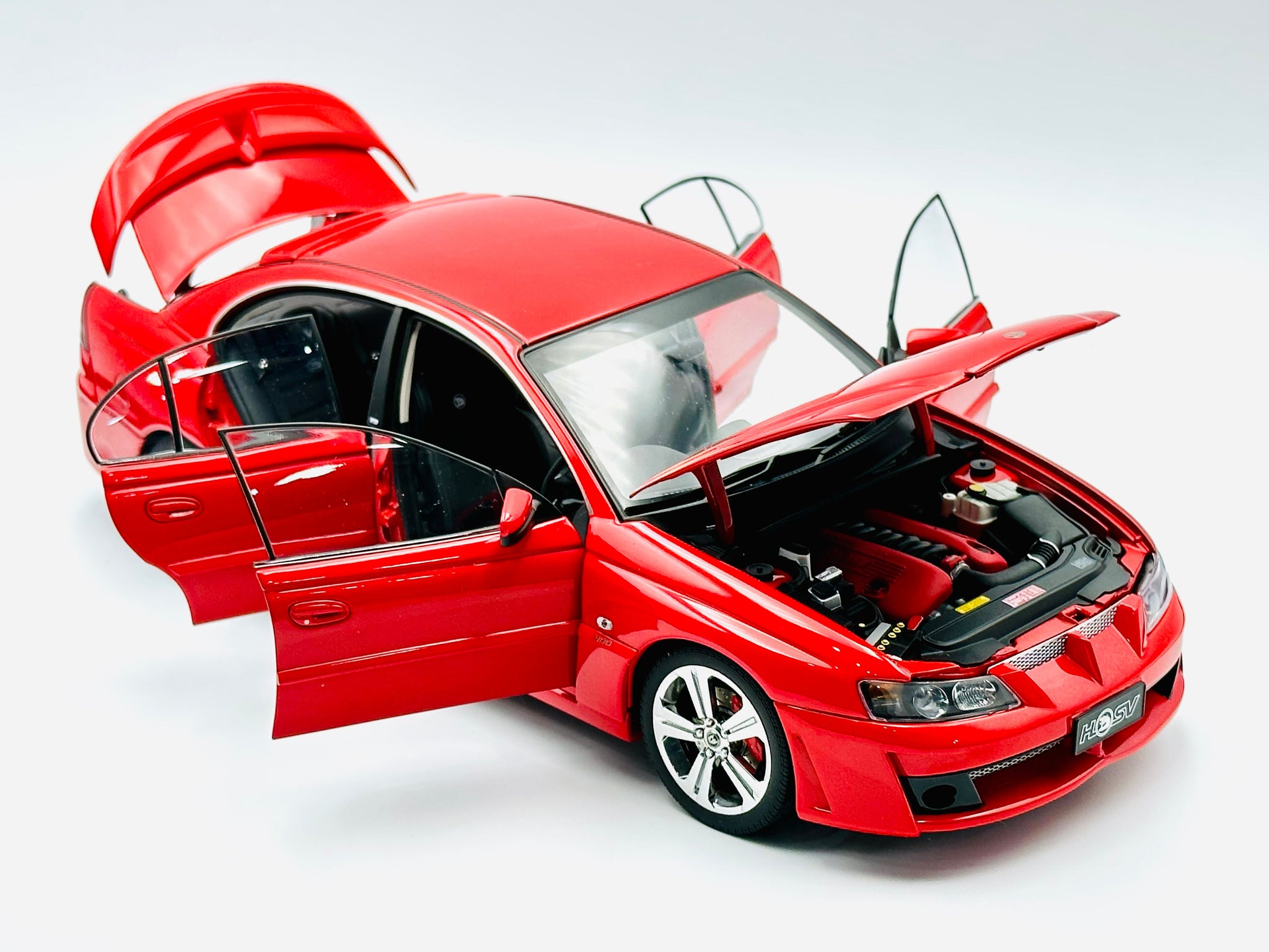 1:18 HSV Y Series GTS -- Sting Red -- Biante/AUTOart