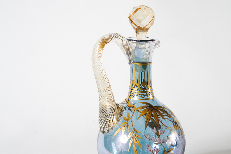 オールドバカラ「ジャポニズム 藤に雀文 ラスター彩 リキュールボトル