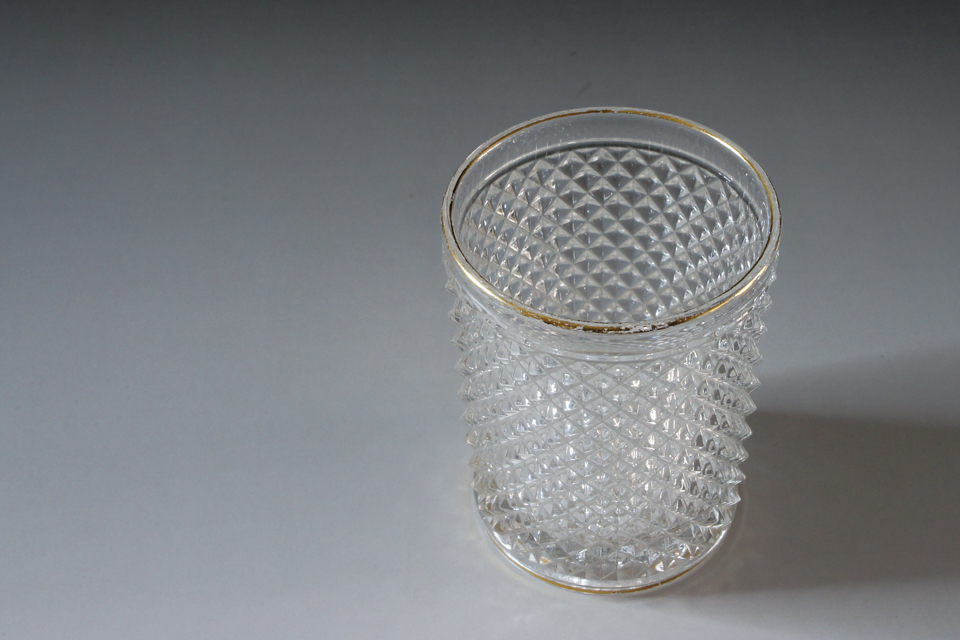 オールドバカラ「春海バカラ 金縁霰切子 ゴブレット」《アンティック