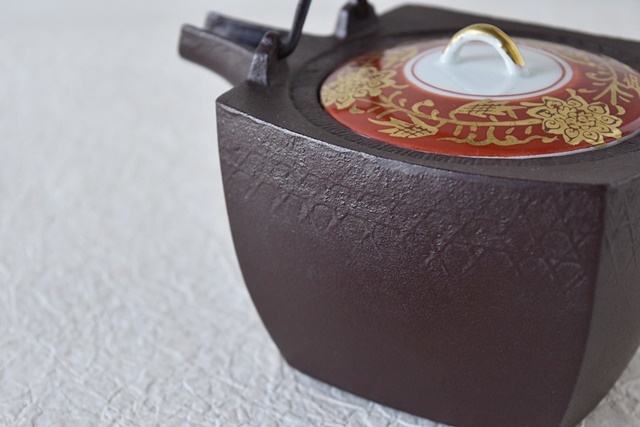 佐藤浄清作 菱地紋 四方銚子 - 生活骨董と古布のアンティークショップ