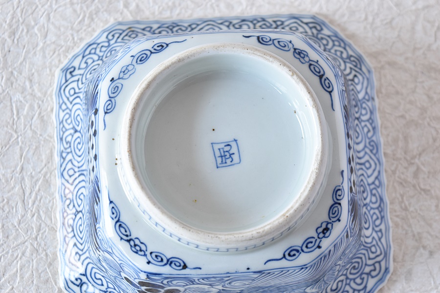 伊万里 染付 鳳凰唐草 線描き イゲ型四方鉢 大 - 生活骨董と古布の