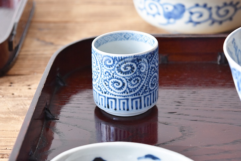 古伊万里 染付 蛸唐草 のぞき猪口 ぐい吞み - 生活骨董と古布の