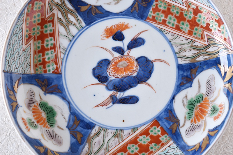 伊万里 色絵 菊花 青海波よろけ 六寸皿 - 生活骨董と古布の