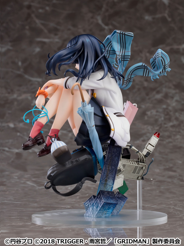 SSSS.GRIDMAN」宝多六花、ふんわりした笑みに釘付け！浮かぶアイテムに