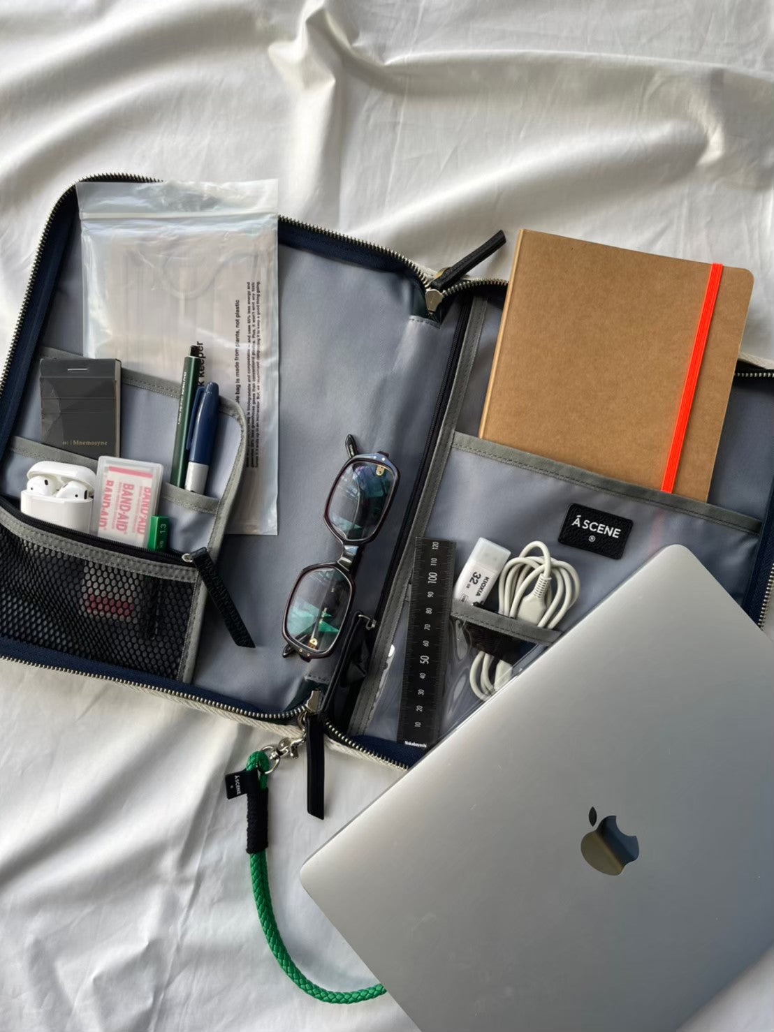 iPad,PC ケース – A SCENE