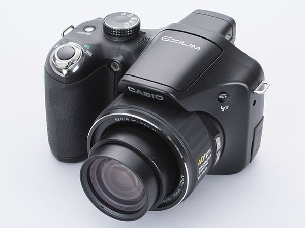 ASCII.jp：手軽になった高速連写機「EX-FH20」で、かふかを激写！ (1/5)