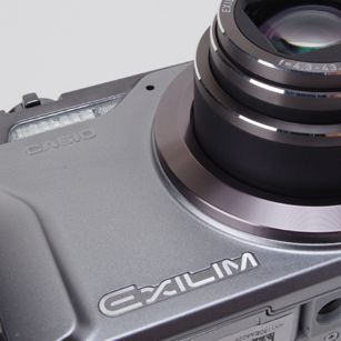 ASCII.jp：夏休みの旅行に持っていきたい「EXILIM EX-H10」 (1/3)