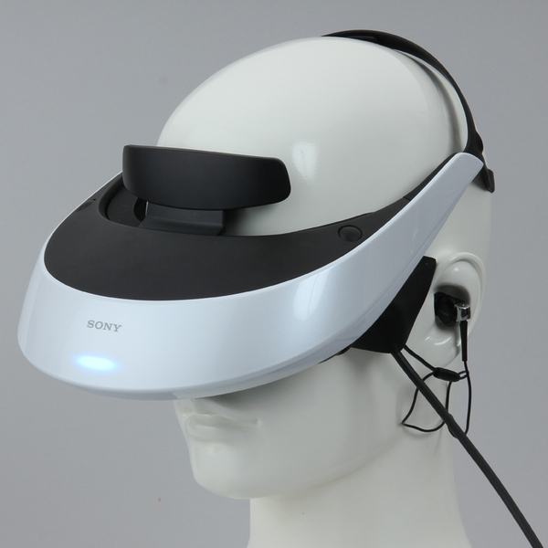 ASCII.jp：装着感も画質も大進化！ ソニーの新HMDを最速レビュー (1/5)