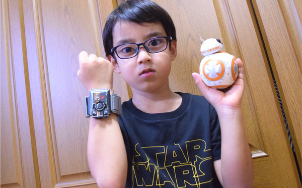 ASCII.jp：フォースバンドとBB-8ロボットでスター・ウォーズ気分を満喫！