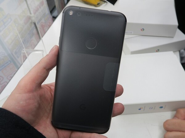 ASCII.jp：Google純正スマホ「Pixel」「Pixel XL」が秋葉原で同時
