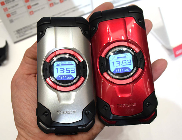 ASCII.jp：見ただけで欲しくなるauのタフネスケータイ「TORQUE X01」を