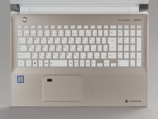 ASCII.jp：利便性高い15.6型ノートPC、美しいボディーと上質な音＆映像