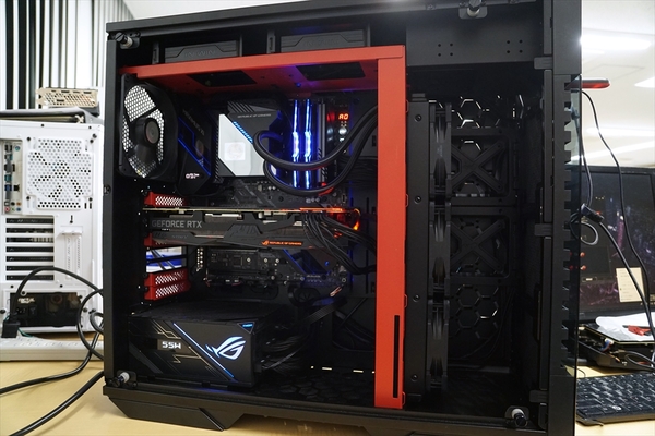 ASUSのOLED液晶付きハイエンド電源「ROG THOR」の機能をチェック