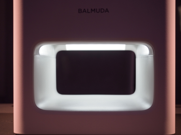 ASCII.jp：バルミューダかっこいい空気清浄機BALMUDA The Pure