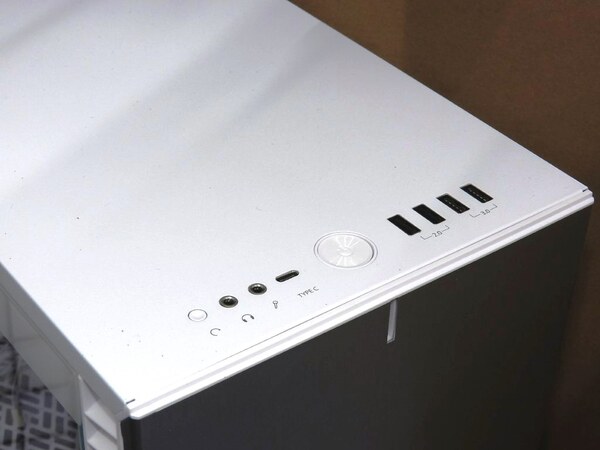 ASCII.jp：人気PCケース「Define 7 Compact」に白色モデルが追加