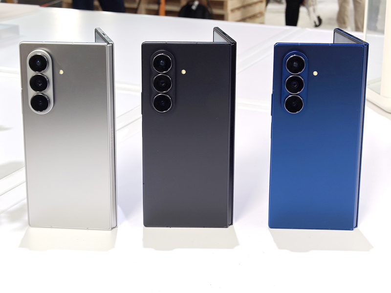 スマホ界の頂点】折りたたんでも普通のスマホ並みの折りたたみスマホ