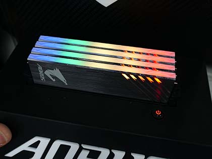 ダミーモジュール同梱のDDR4メモリ「AORUS RGB Memory」に新モデル