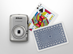 ニコン、COOLPIX最小最軽量モデル「COOLPIX S01」 - デジカメ Watch Watch