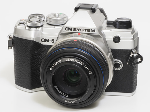 赤城耕一の「アカギカメラ」 第59回：「OM SYSTEM」OM-5で考えた