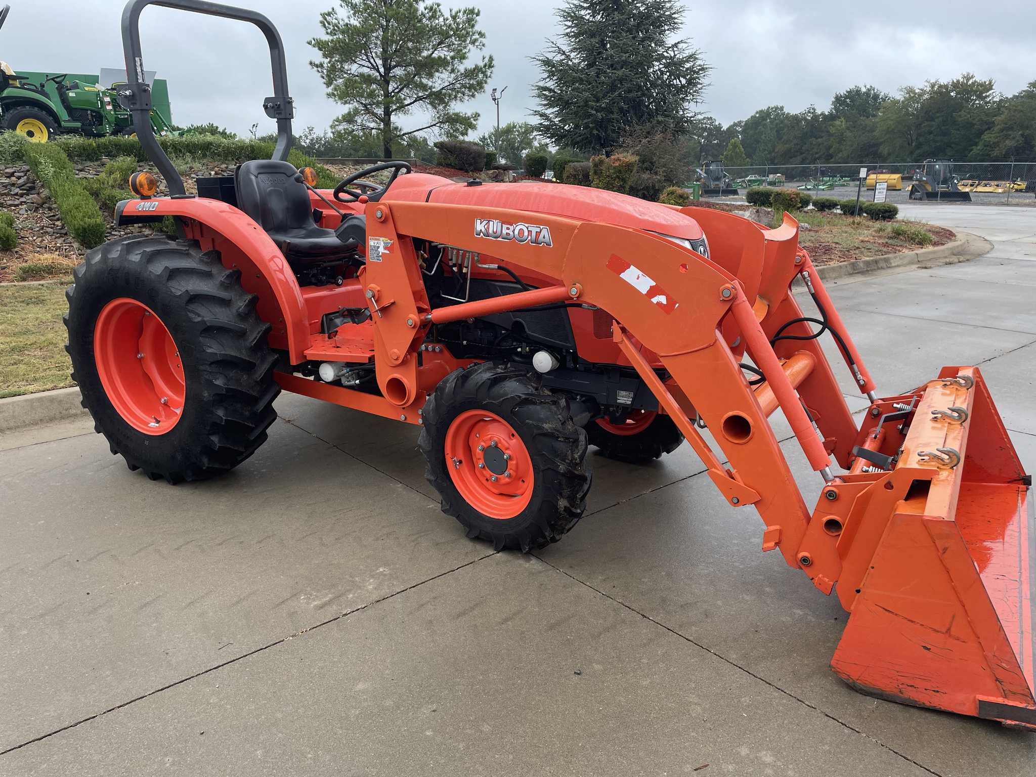Kubota L4701 Tractor | AllMachines