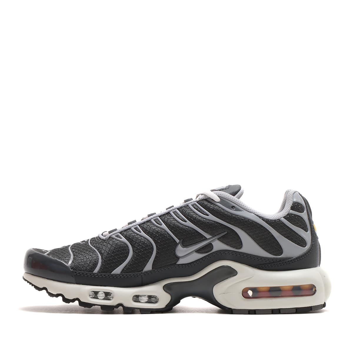 NIKE AIR MAX PLUS SE IRON GREY/WOLF GREY-WOLF GREY-SAIL（ナイキ