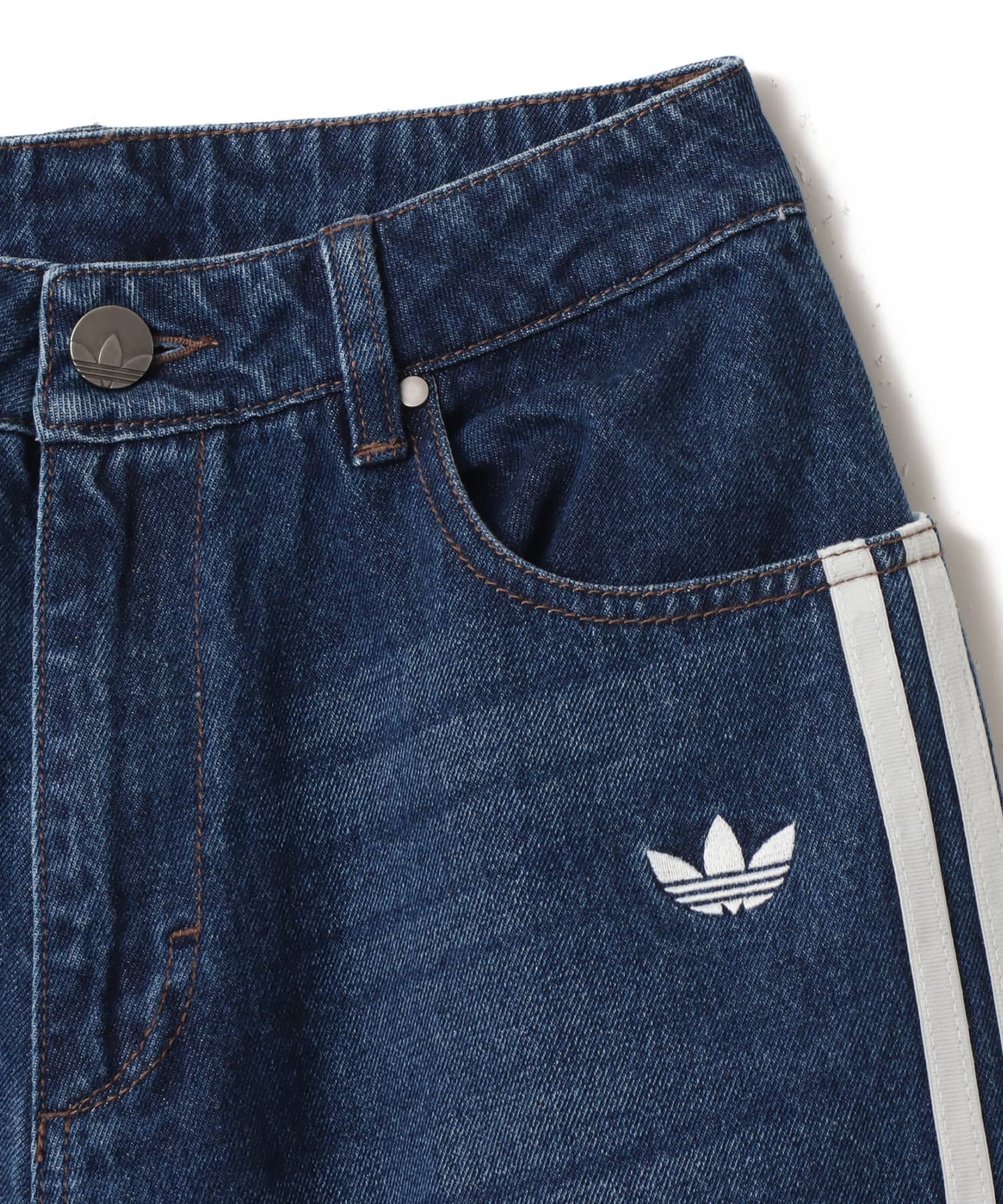 adidas VINTAGE WIDE LEG JEANS WITH CHECKED SEAM インディゴデニム