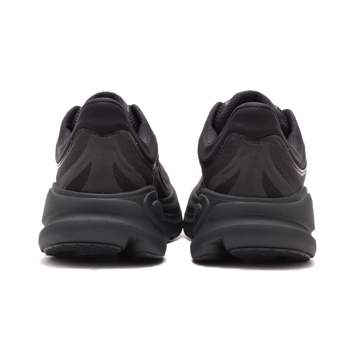 HOKA BONDI 9 BLACK / BLACK（ホカ ボンダイ 9-ブラック） | atmos