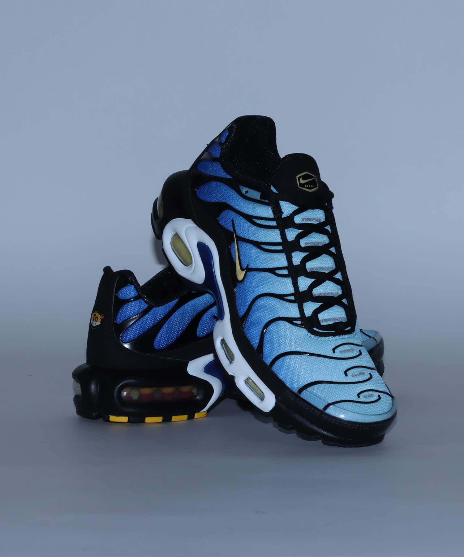 NIKE AIR MAX PLUS OG BLACK/CHAMOIS-SKY BLUE-HYPER BLUE（ナイキ