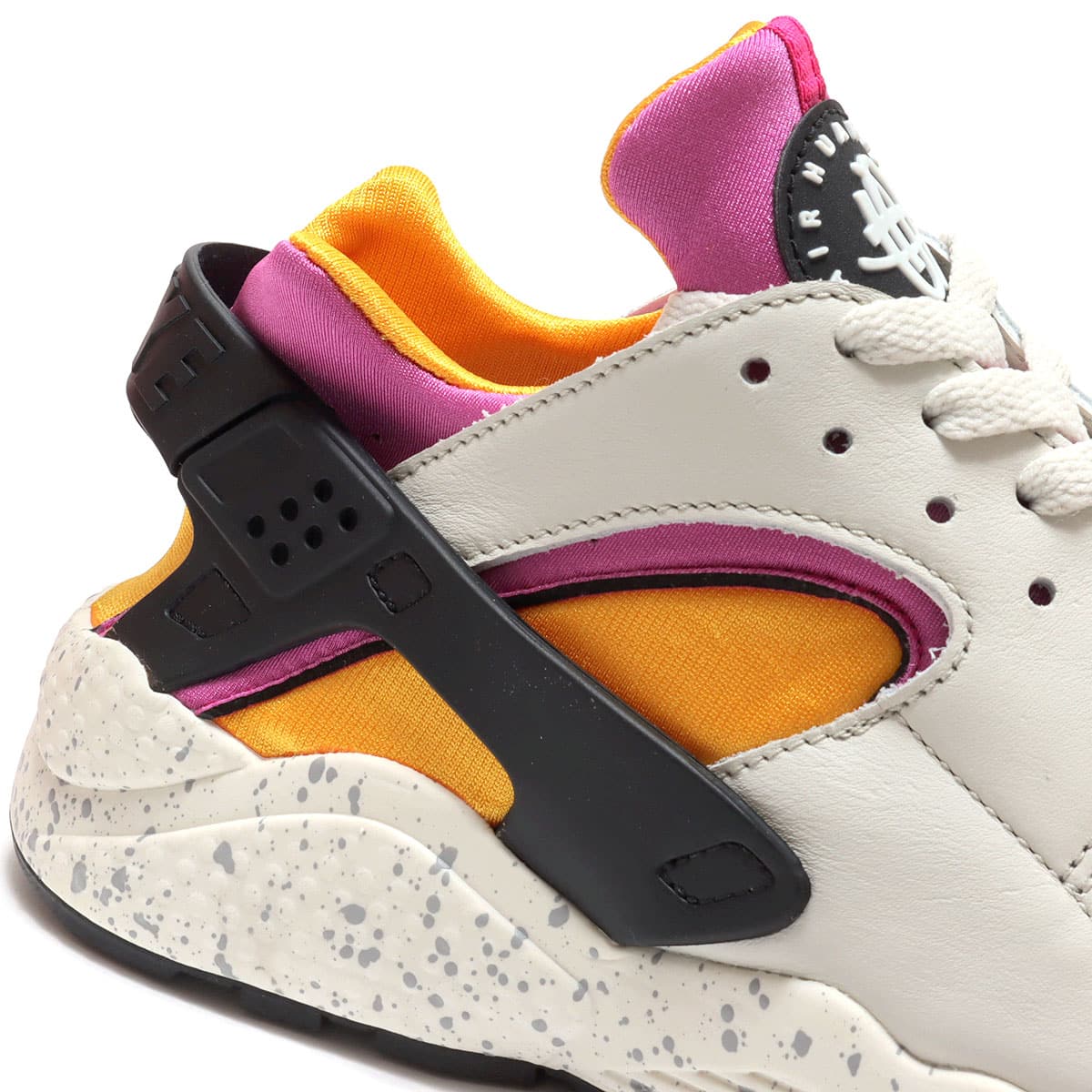 NIKE AIR HUARACHE LIGHT BONE/LETHAL PINK-UNIVERSITY GOLD 22SP-I