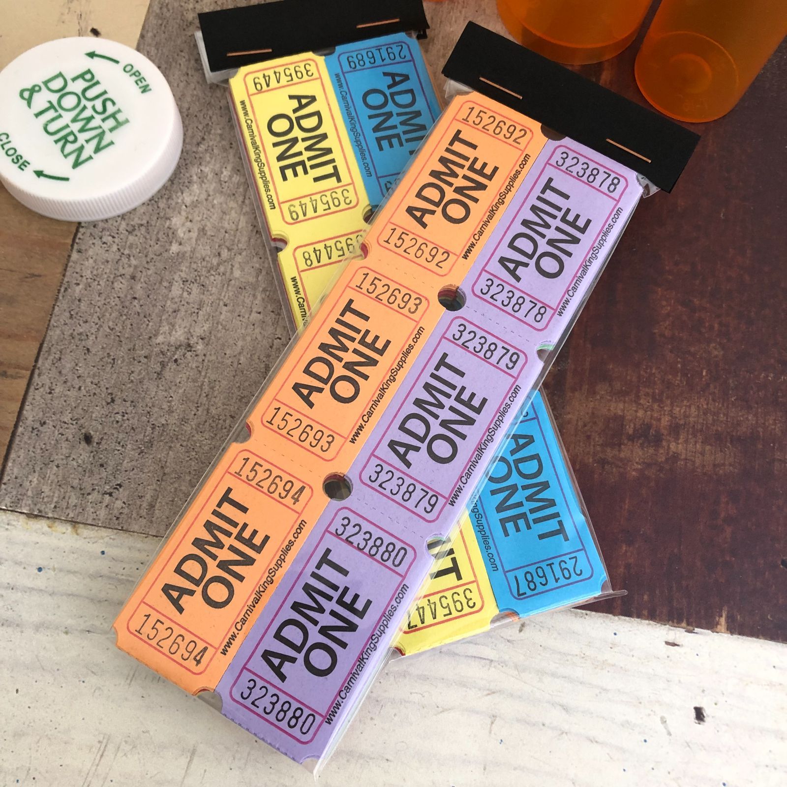 052・A-1379 アメリカチケット 240枚（8色×30枚）ADMIT ONE カラー