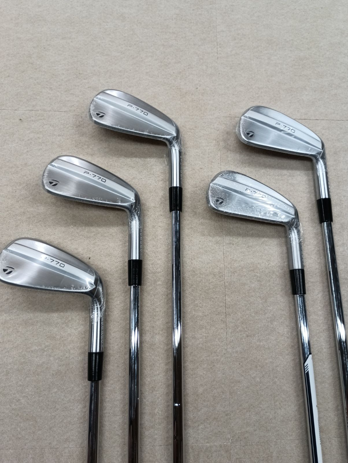 新品）テーラーメイド 2024 P770 アイアン 5本セット (＃6～9，PW
