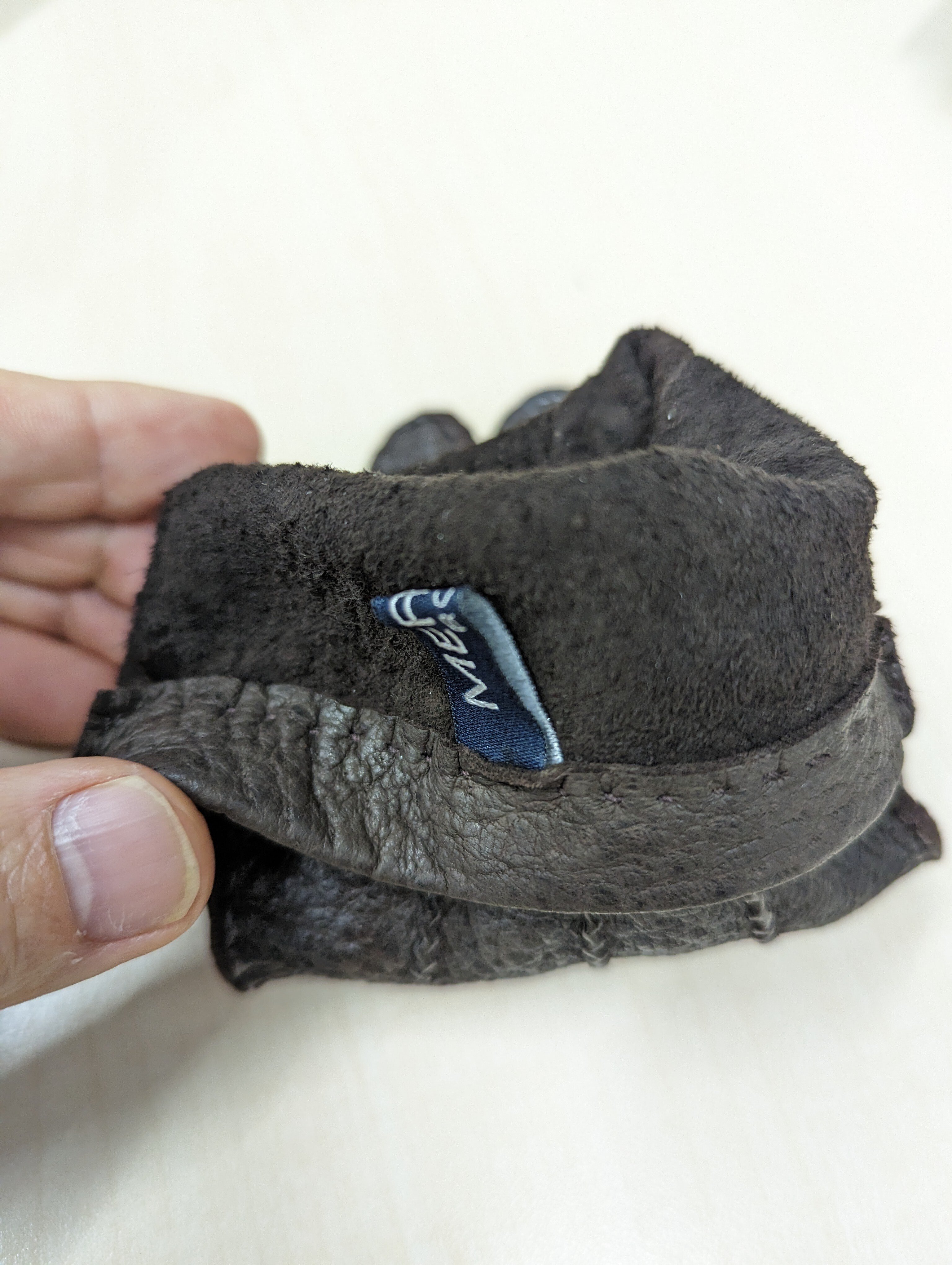 ペッカリーグローブ（アンライニング）徹底解剖 革手袋の使い勝手