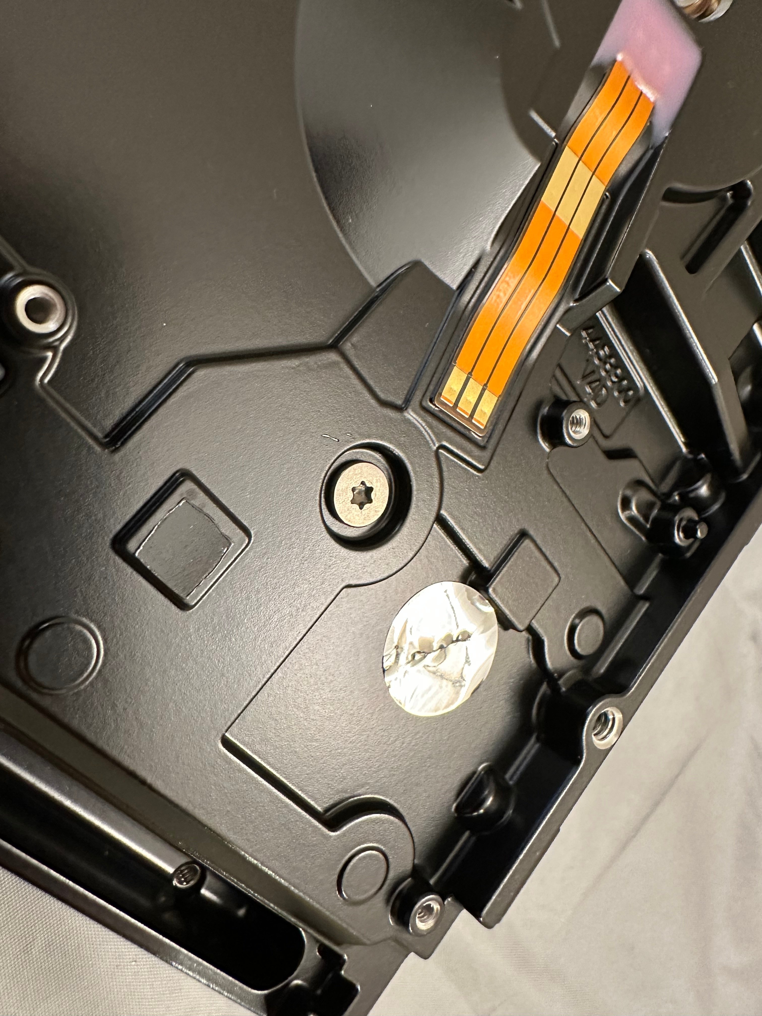 ハードディスクを物理的に破壊してみよう！黒歴史データ抹消・新旧HDD
