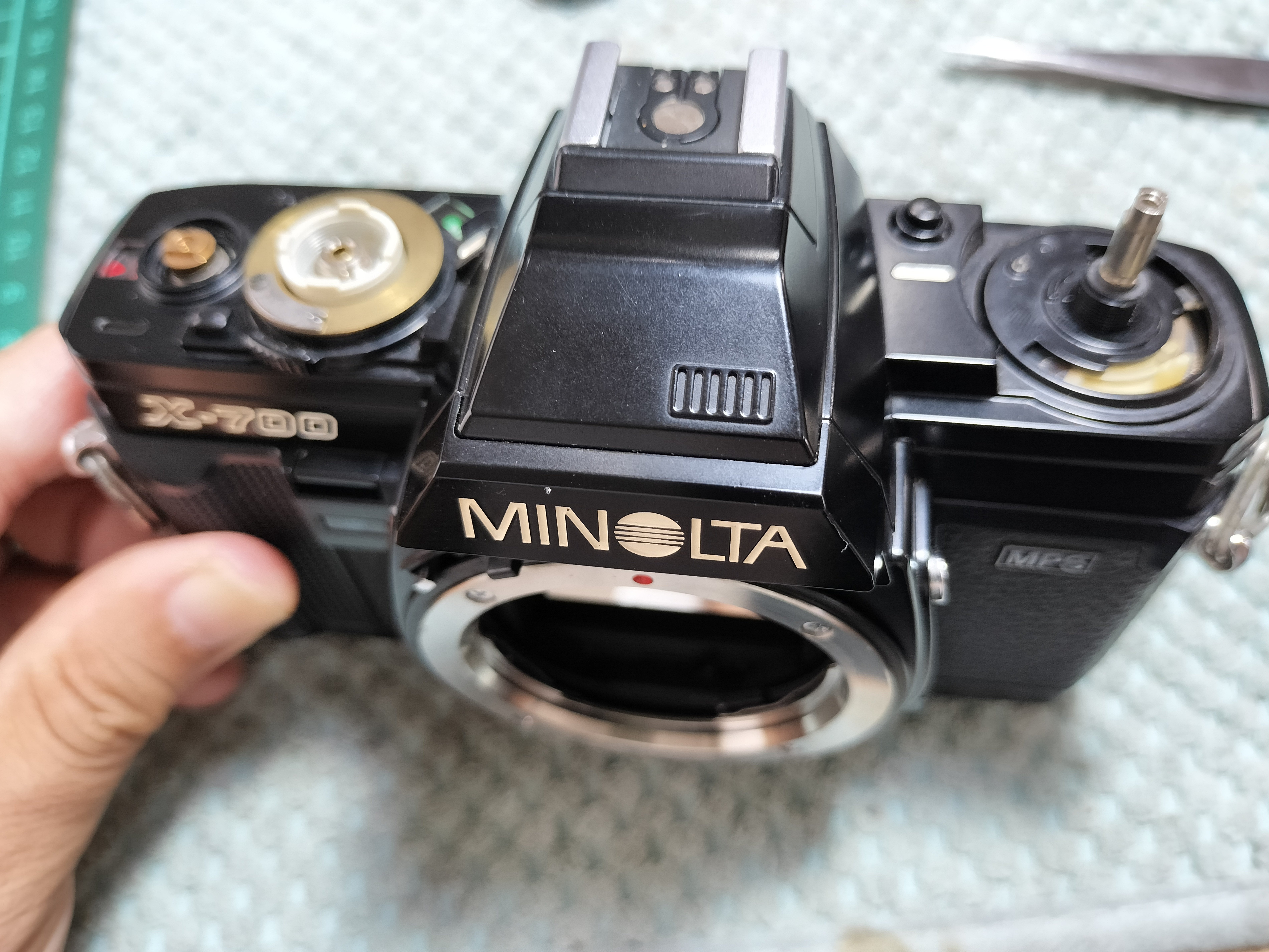 Minolta X-700の分解｜フィルムカメラ修理のアクアカメラ