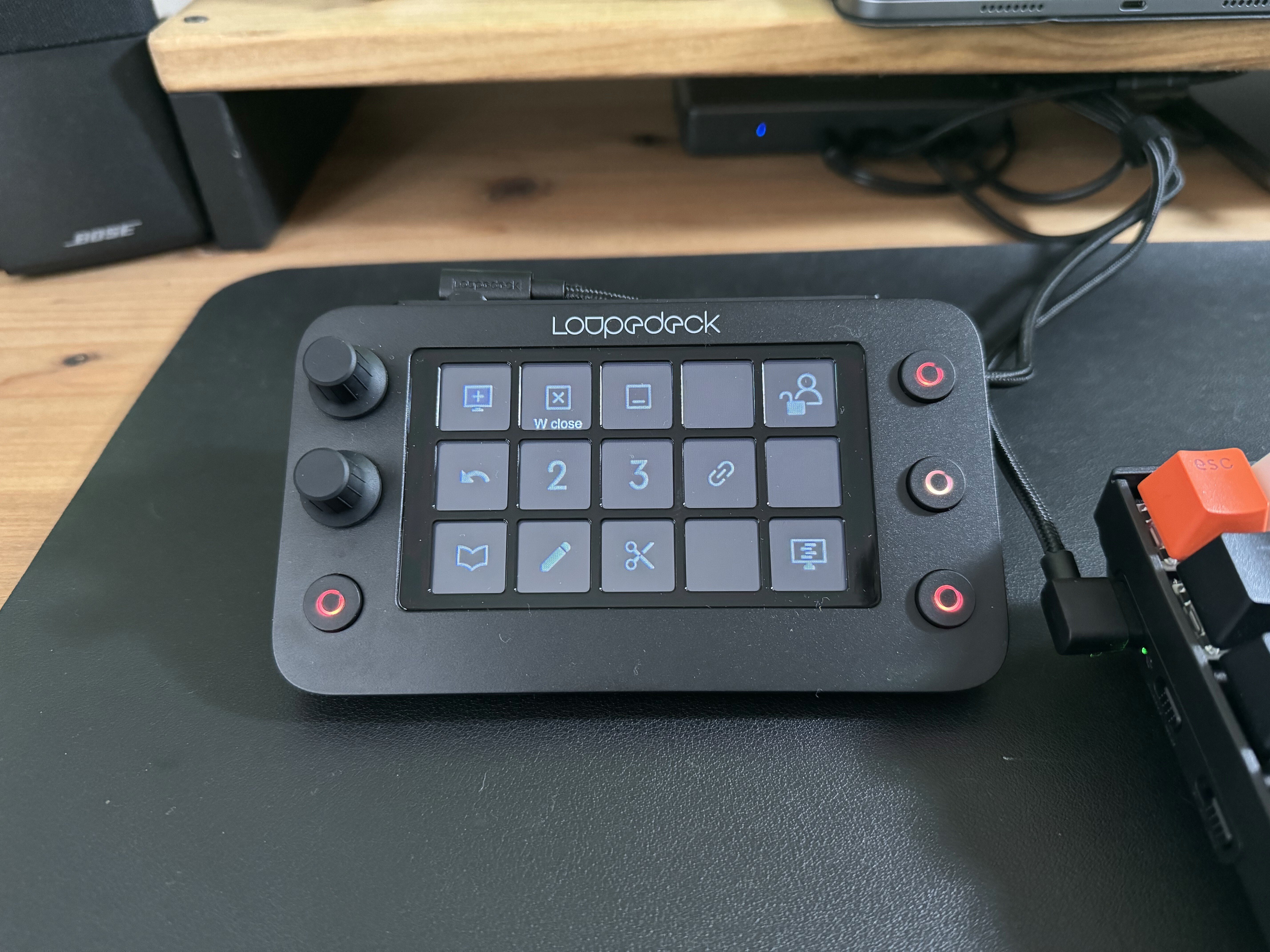 Loupedeck】作業効率を上げる左手デバイス｜ネコカス | neco castella